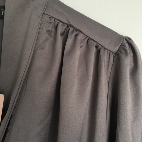 Misguided button down pussy bow satin dress - Picture 4 of 13